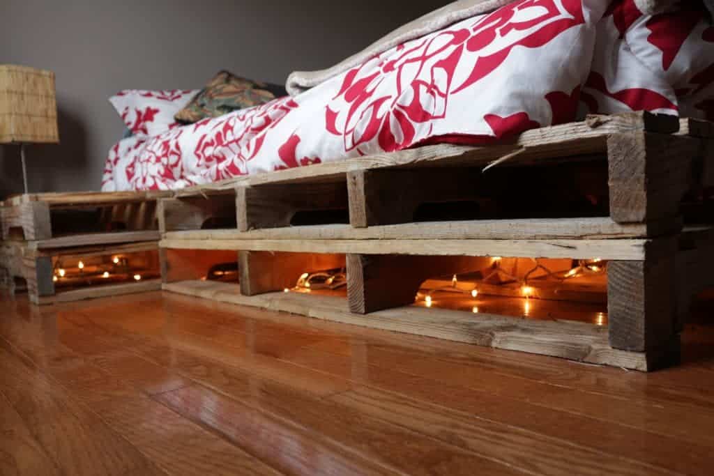 Pallet bed on sale frame diy