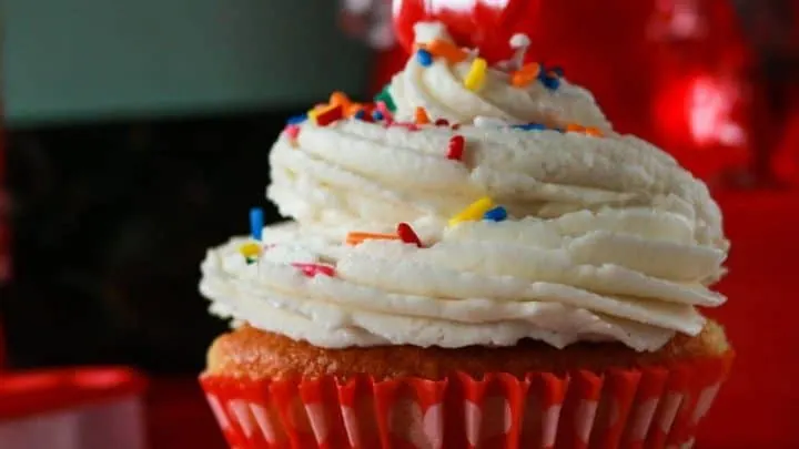 Homemade Vanilla Cupcakes