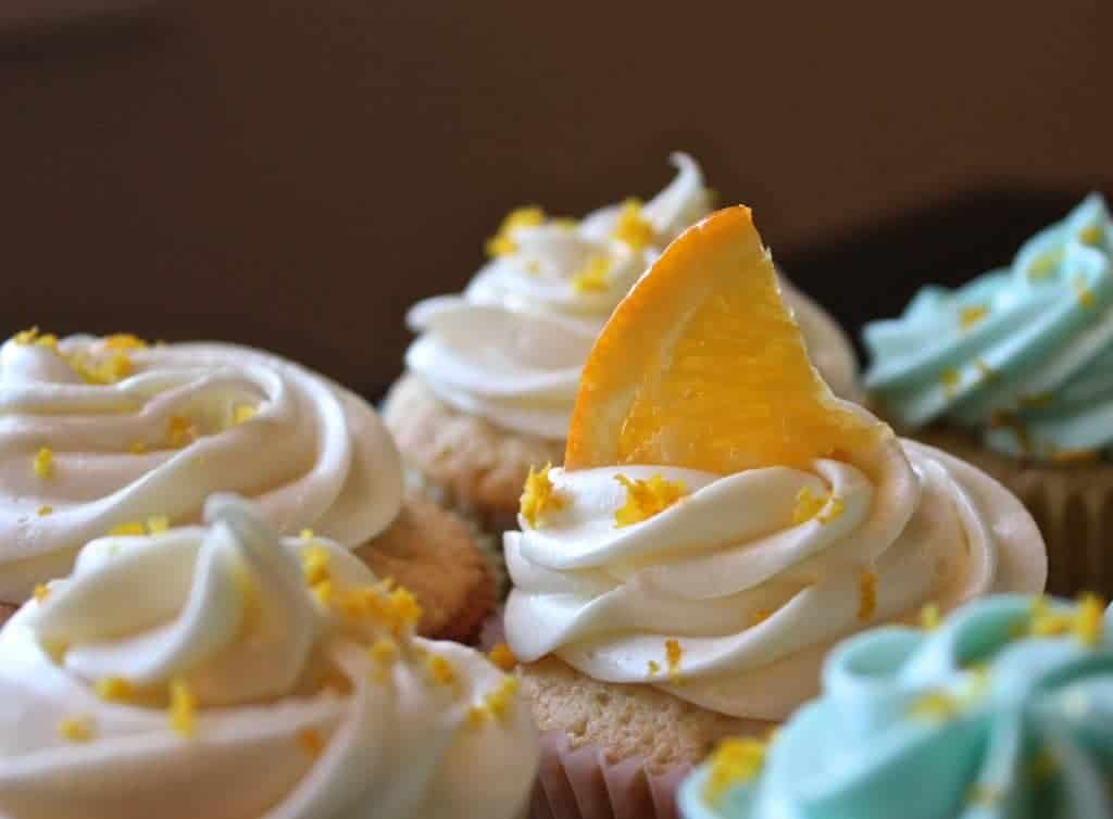 Homemade Blue Moon Cupcakes 2 Homemade Blue Moon Cupcakes Make Great Party Food! Http://Homemadefoodjunkie.com