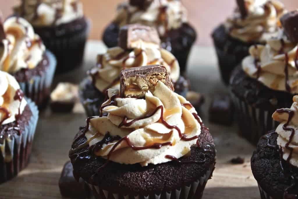 Snickers Cupcakes