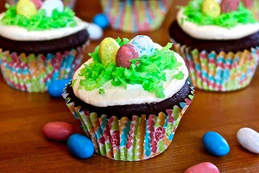 Easter Egg Cupcakes Http://Homemadefoodjunkie.com