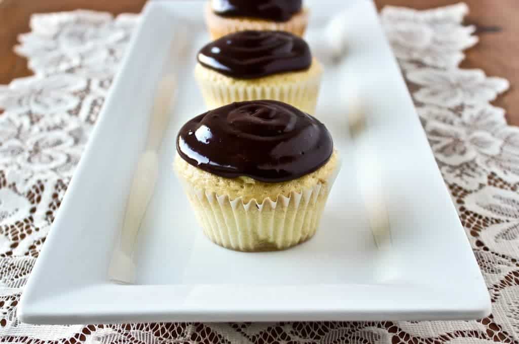  Fresh Chocolate Eclair Cupcakes
