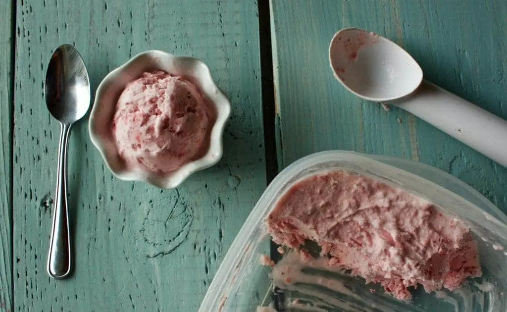 Fresh Strawberry Ice Cream