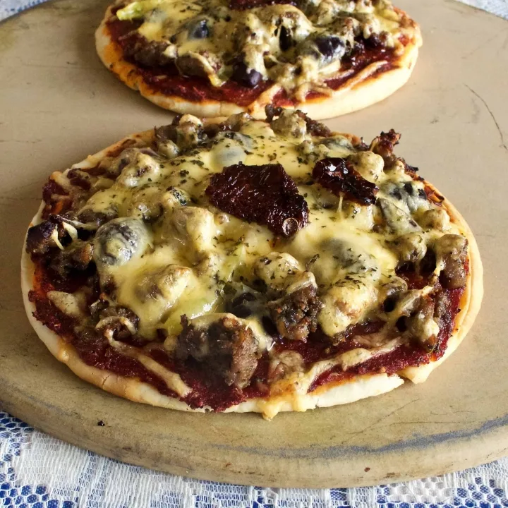 Mediterranean Naan Pizza