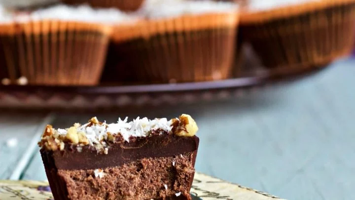 Chocolate Coconut Fat Bombs. These Delicious Little Treats Are Low-Carb, Low-Sodium, Vegetarian And Gluten-Free! Keep Them In Your Fridge Or Freezer For A Quick, High Energy Pick Me Up!