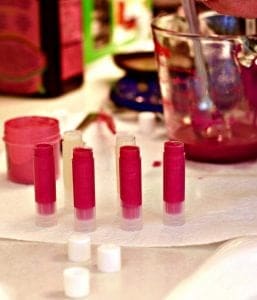 Lip Balm Tubes Loaded With Natural Shimmering Lip Balm. When Set Place The Caps On And Store For Future Use!