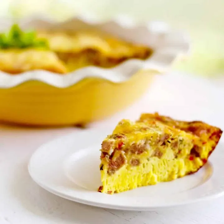 Crustless Sausage Cheese Quiche low carb, low sugar and gluten free http://HomemadeFoodJunkie.com