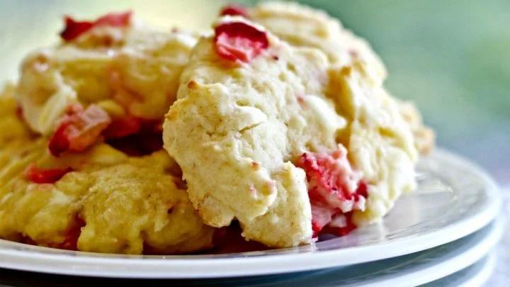 Strawberry White Chocolate Cookies