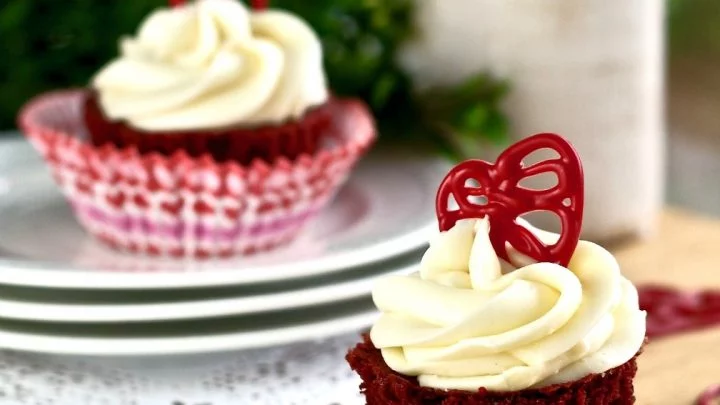 Red Velvet Cupcakes With Cream Cheese Frosting