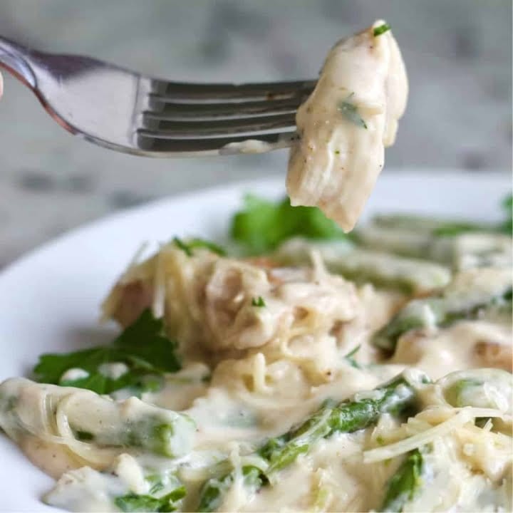 chicken alfredo asparagus dinner