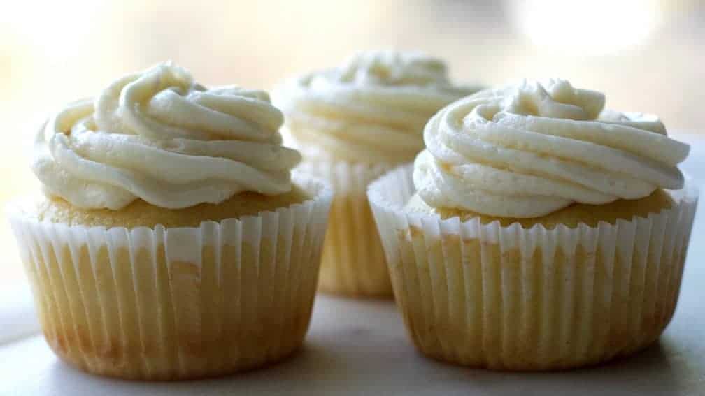 Super Moist Vanilla Cupcakes Recipe Homemade Food Junkie