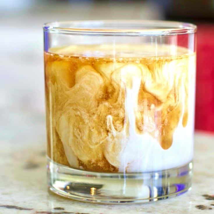 Knop Belønning kaste White Russian with Kahlua Recipe | Homemade Food Junkie