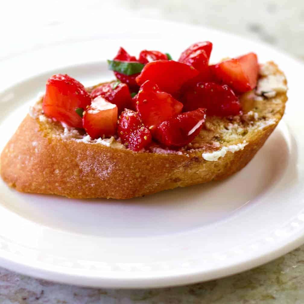 Strawberry Basil Bruschetta Recipe Goat Cheese 5 Strawberry Basil Bruschetta Are Delicious And Crunchy With A Tangy Sweet Topping