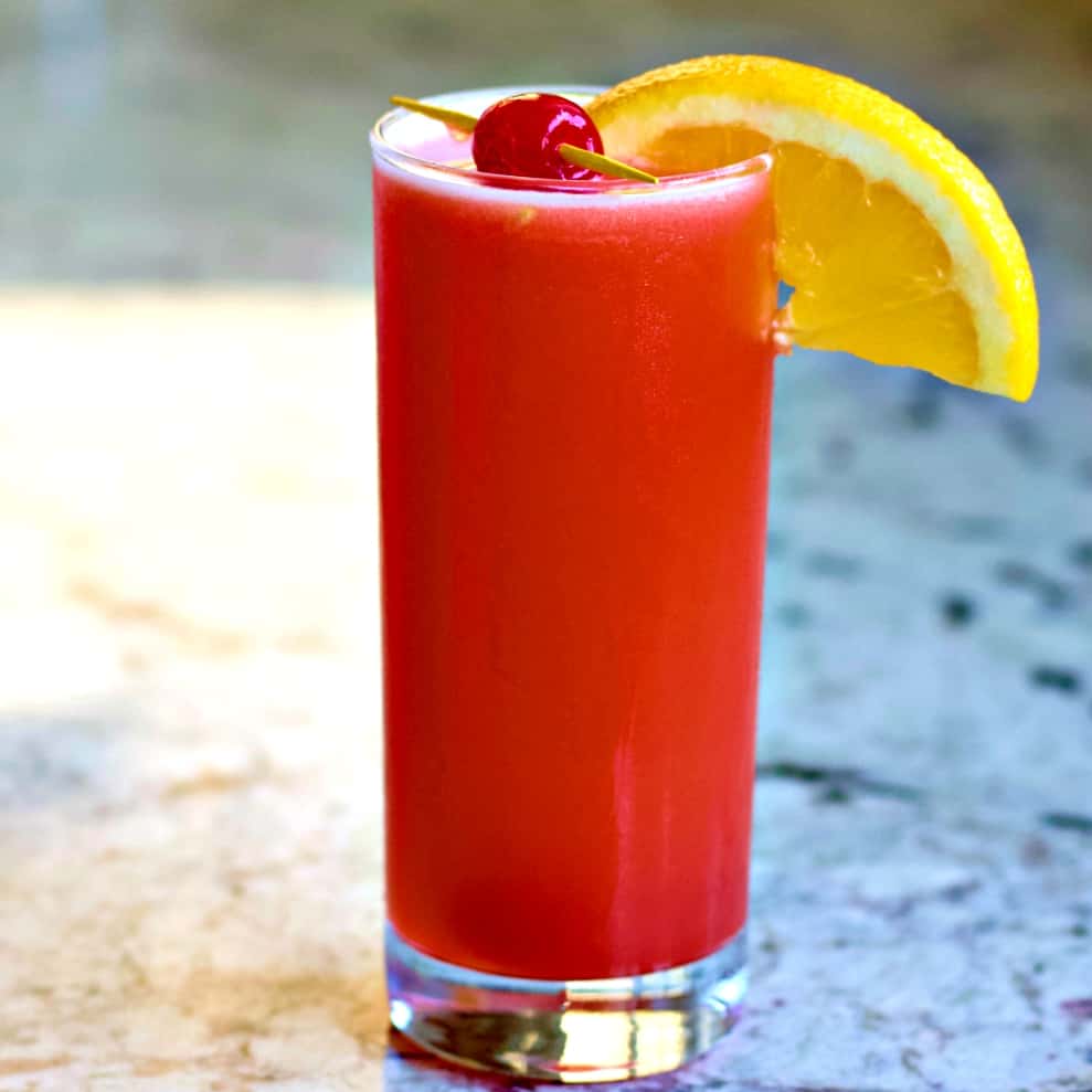 https://www.homemadefoodjunkie.com/wp-content/uploads/2019/07/Bayou-Rum-Punch-1.jpg