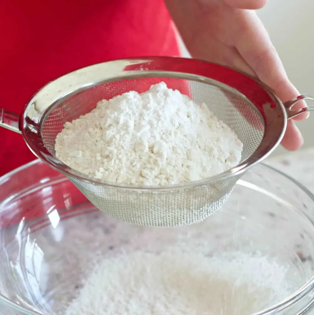 Homemade Vanilla Cupcakes 4 Sift Dry Ingredients Together Vanilla Cupcakes