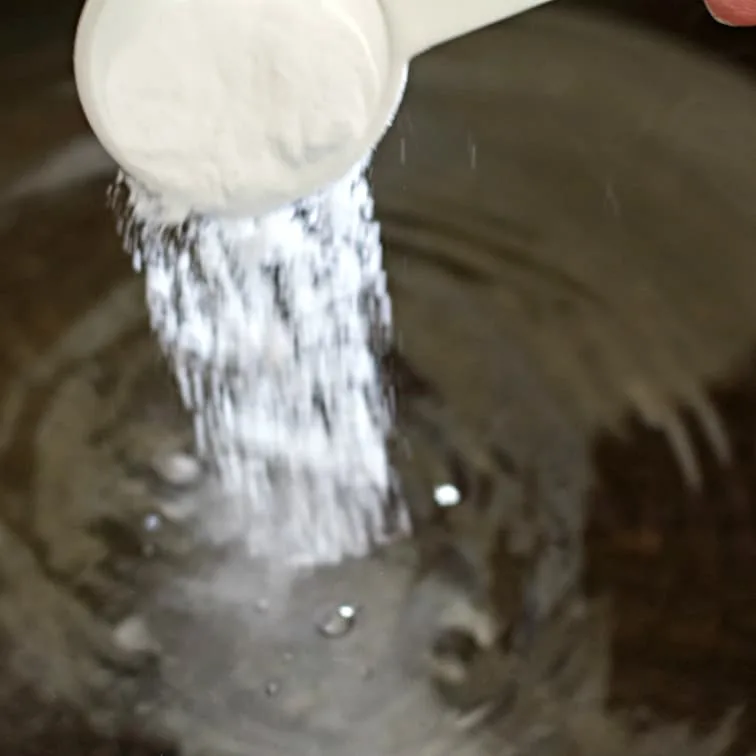 Sourdough Bagels Recipe And Tutorial 18 Pouring Baking Soda For Boiling Bagels