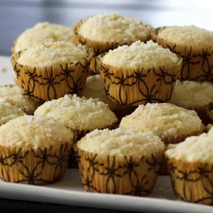 Cinnamon coffee cake muffins