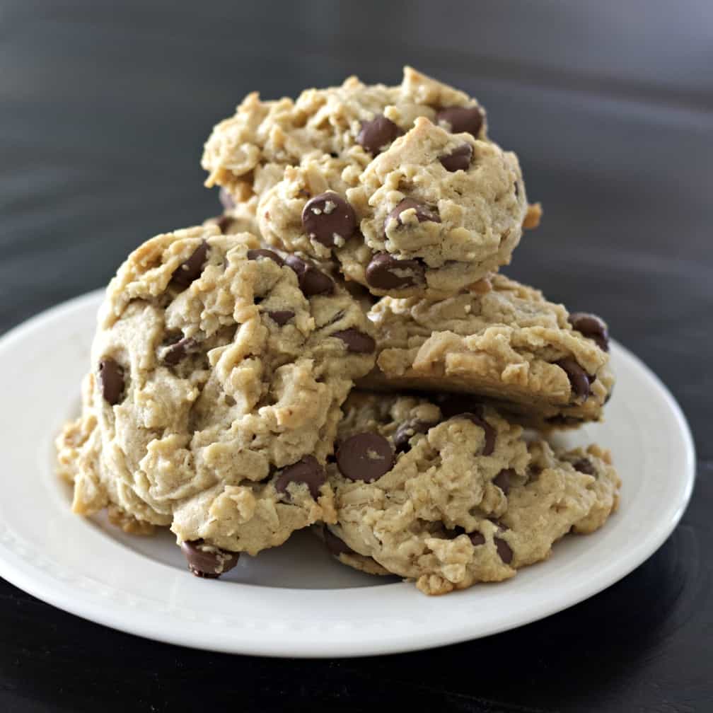 Peanut Butter Oatmeal Cookie With Chocolate Chips 1 Peanut Butter Oatmeal Cookies On Table