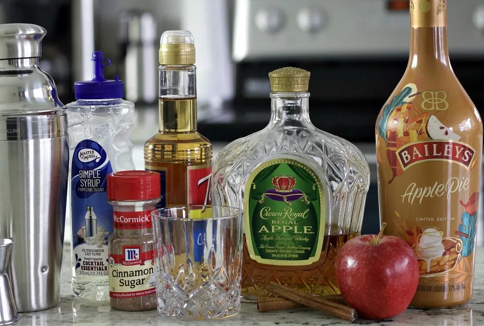 Baileys Apple Pie Whiskey Drink Ingredients