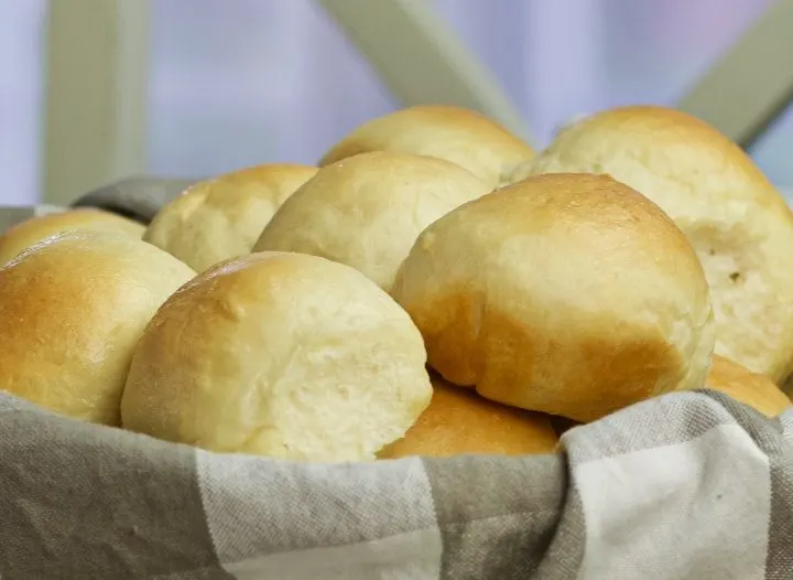 basket of Thanksgiving Dinner rolls