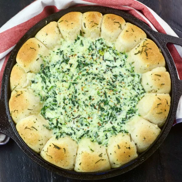 Cheesy Pull Apart Bread With Spinach Dip