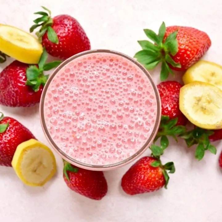 creamy strawberry banana smoothie