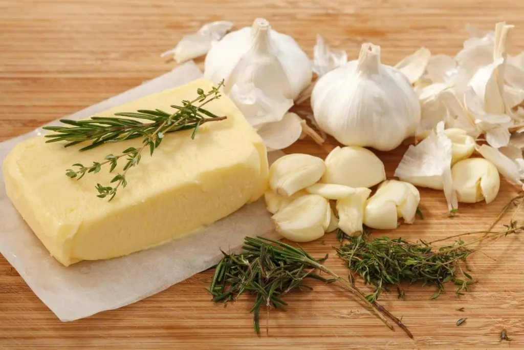 3 Delicious Compound Butter Recipes 4 Butter With Garlic And Herbs