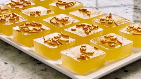 Festive Champagne Jello Shots 5 Festive Champagne Gelatin Cocktails