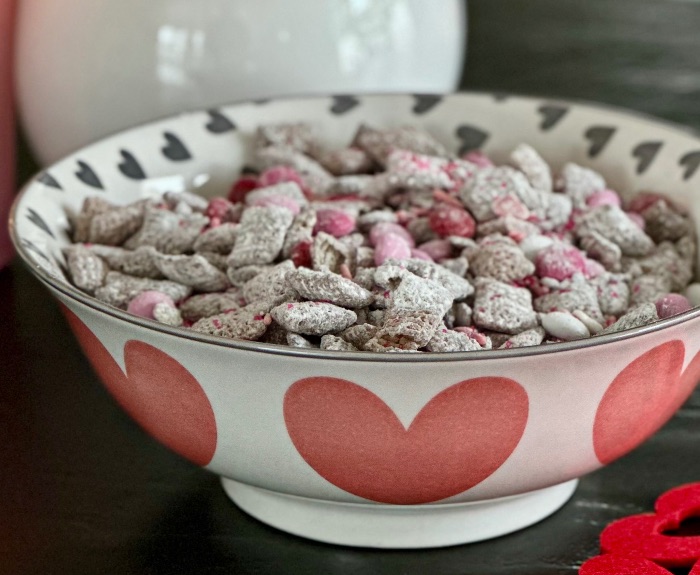 Easy Puppy Chow Snack Recipe 3 Side View Of Valentines Puppy Chow Recipe