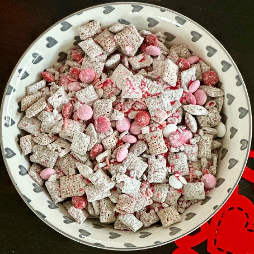 Easy Valentine Puppy Chow Recipe 2 Top View Valentines Puppy Chow Recipe
