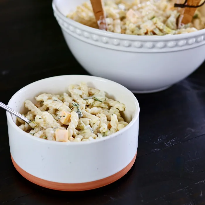 Easy Dill Pickle Pasta Salad 5 Pickle Salad In A Bowl