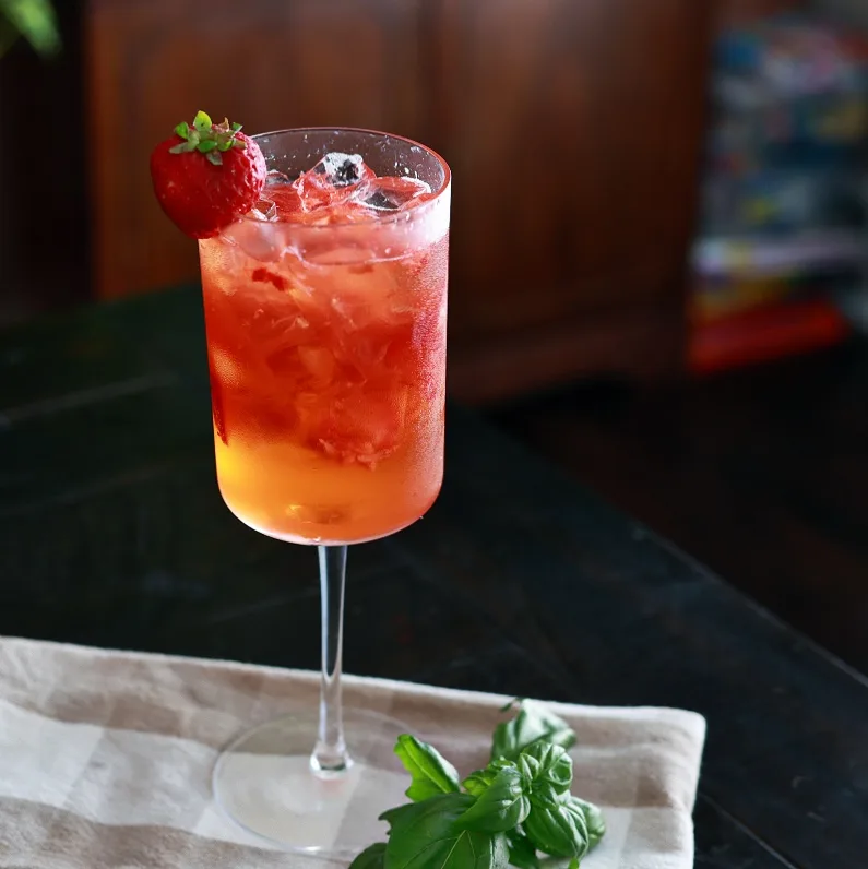 Delicious Strawberry Bubbler Mocktail Drink 1 Strawberry Bubbler Mocktail Drink