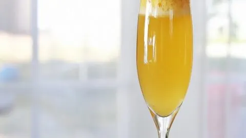 Sparkling Peach Bellini Mocktail 2 Virgin Peach Bellini