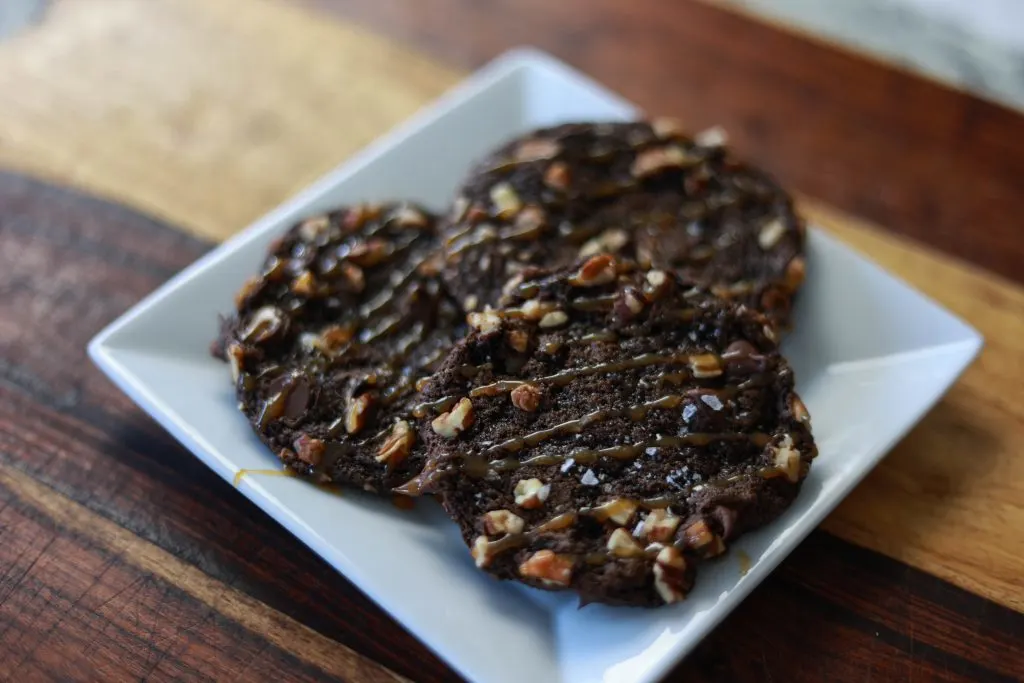 Decadent Turtle Cookies With Salted Caramel 1 Turtle Cookies With A Salted Caramel Drizzle