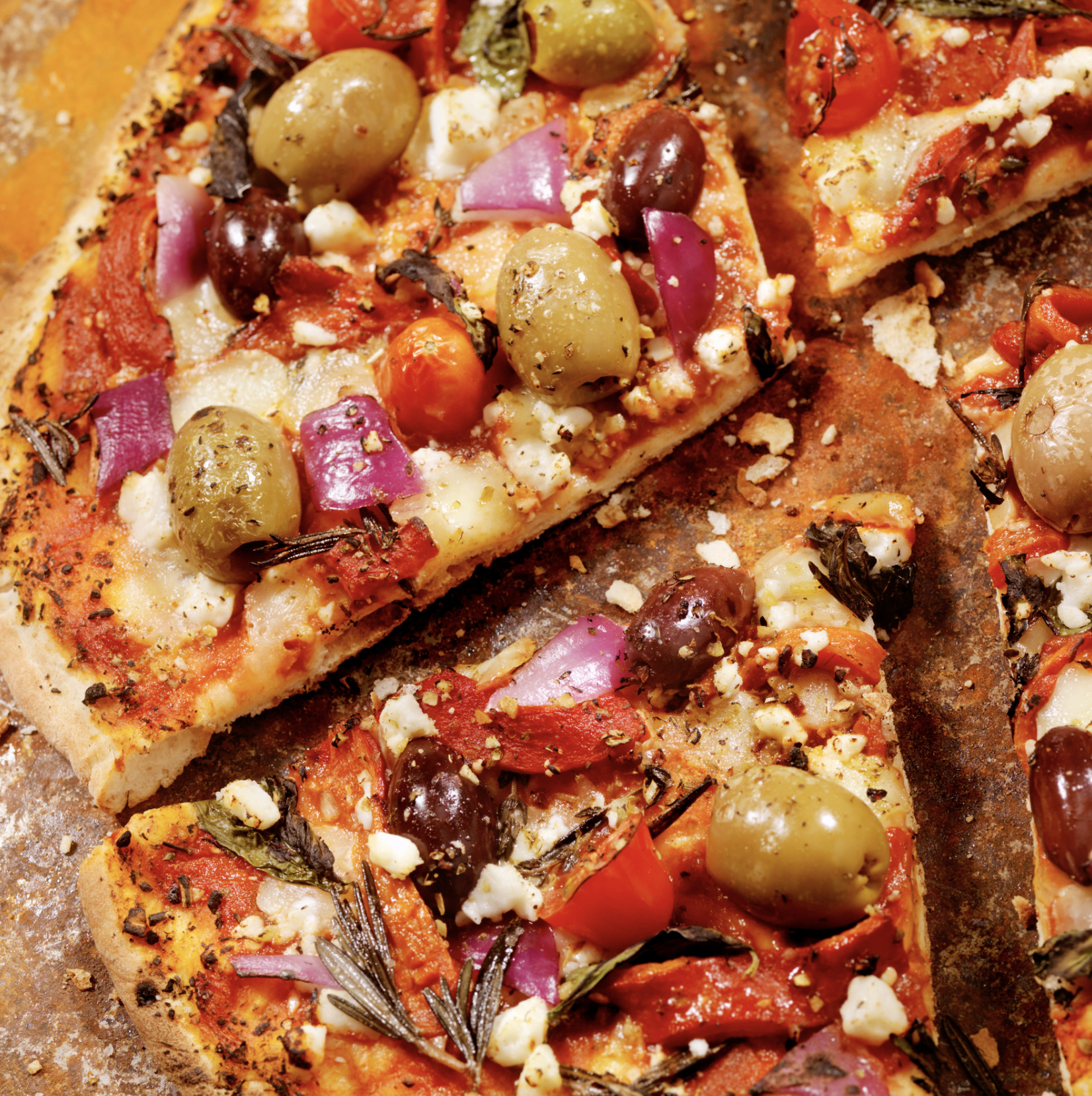 Delicious Mediterranean Naan Pizzas