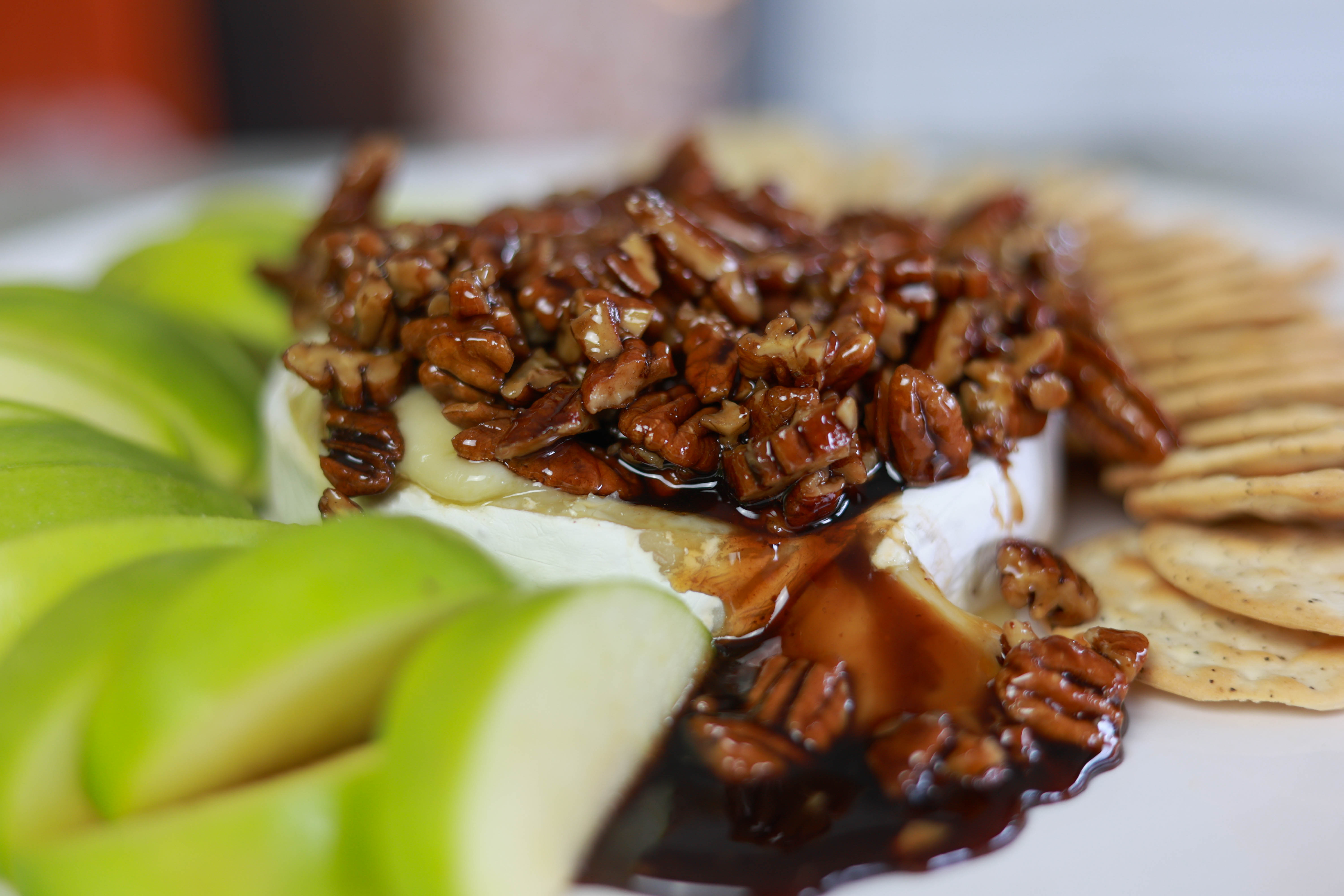 Easy Baked Brie Recipe with Kahlua Glazed Pecans | Homemade Food Junkie