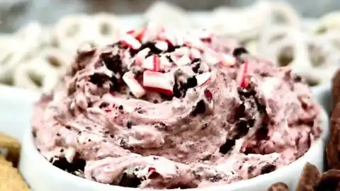 No-Bake Holiday Appetizer Dip With Crushed Candy Canes And Oreos.candy Cane Oreo Cheesecake Dip