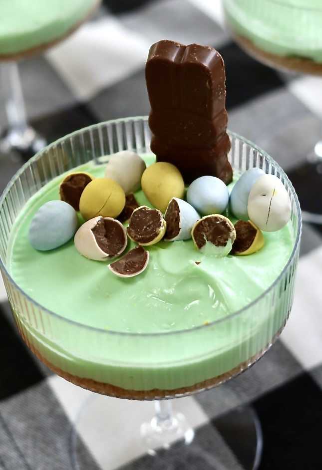 Adorable No Bake Easter Cheesecake Cups 8 no bake easter cup with toppings