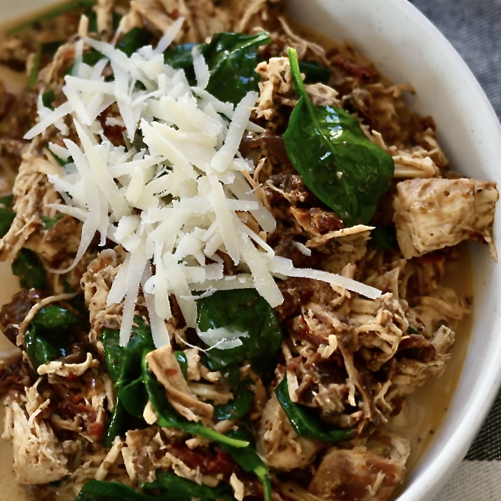 Easy Crockpot Tuscan Chicken (Creamy Slow Cooker Recipe) 4 slow cooker tuscan chicken